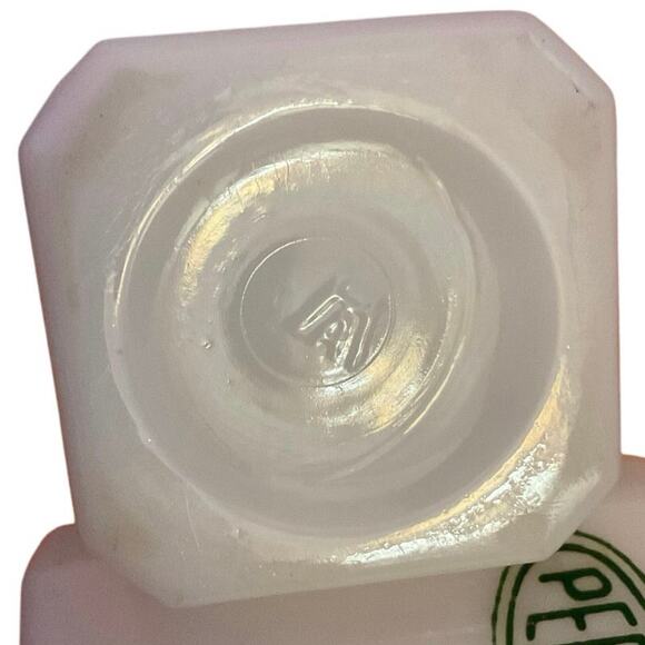 Hazel Atlas Milk Glass Flour & Pepper Shakers w/ Metal Lids 1930s-40s Vintage - Picture 4 of 8